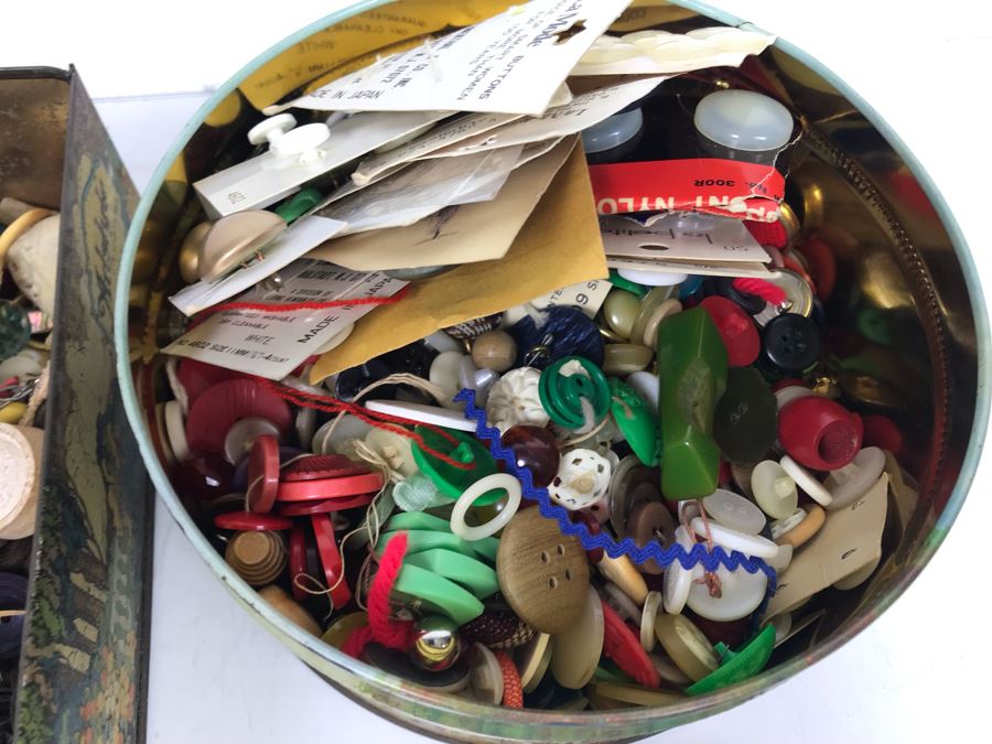 Pair Of Vintage Tins Filled With Vintage Sewing Supplies [Photo 7]