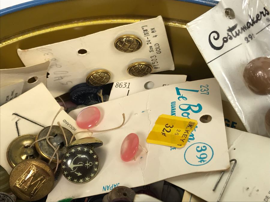 Pair Of Vintage Tins Filled With Vintage Sewing Supplies [Photo 13]