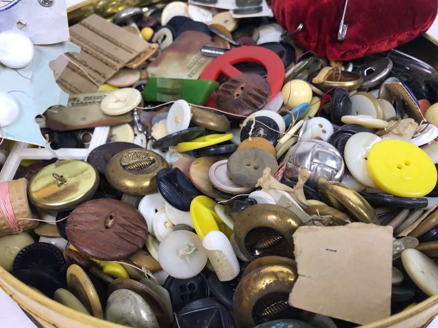 Pair Of Vintage Tins Filled With Vintage Sewing Supplies [Photo 10]