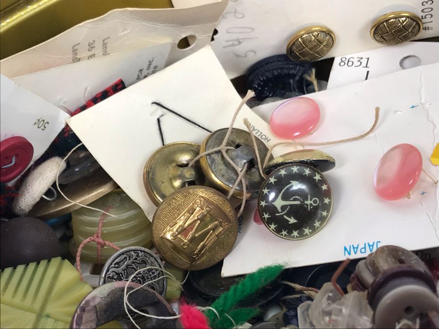 Pair Of Vintage Tins Filled With Vintage Sewing Supplies [Photo 12]