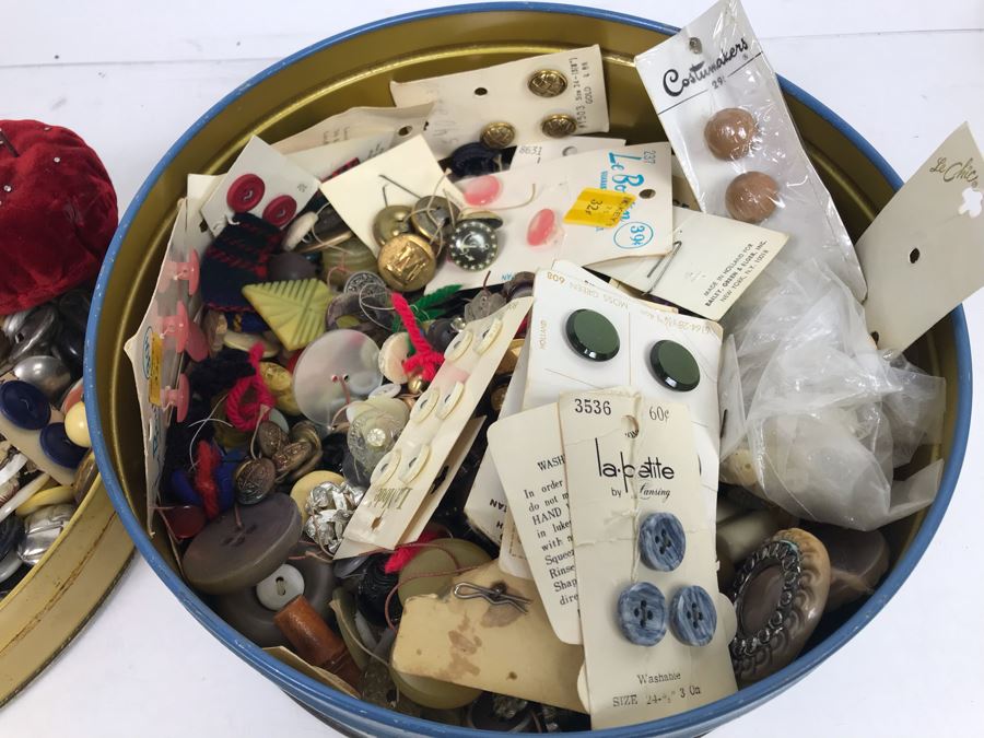 Pair Of Vintage Tins Filled With Vintage Sewing Supplies [Photo 11]