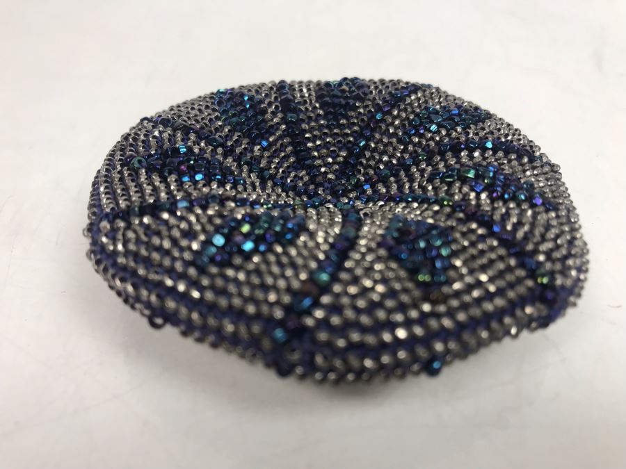 vintage beaded Coin Purse Zipper Closure with Wrist Handle     00925