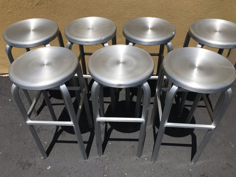 (7) Metal Barstools Chairs 30.5'H X 18'W [Photo 4]