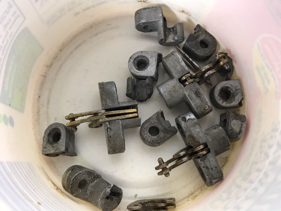 Stunning Antique Hekman Furniture Co Sewing Cabinet Grand Rapids Mi - Note Hinges On Top Side Doors Are Not Attached 30'W X 14'D X 29'H [Photo 24]