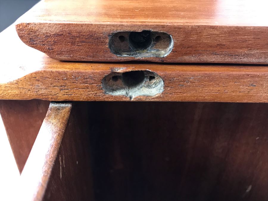 Stunning Antique Hekman Furniture Co Sewing Cabinet Grand Rapids Mi - Note Hinges On Top Side Doors Are Not Attached 30'W X 14'D X 29'H [Photo 21]