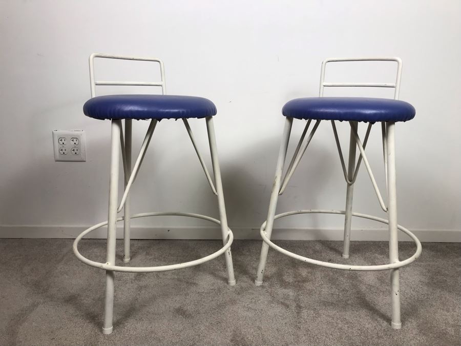 Pair Of Mid-Century Heavy Duty Metal Bar Stools 22' Seat Height [Photo 3]