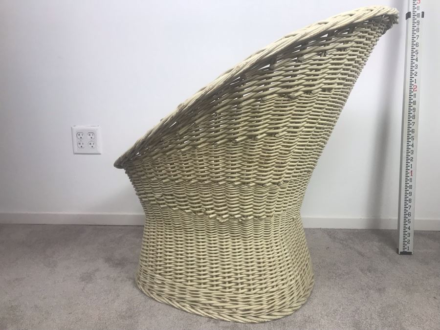 Vintage Wicker Chair [Photo 7]