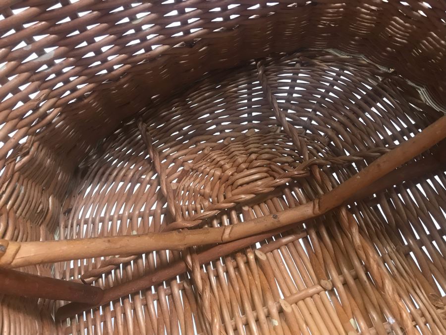 Vintage Wicker Chair [Photo 8]