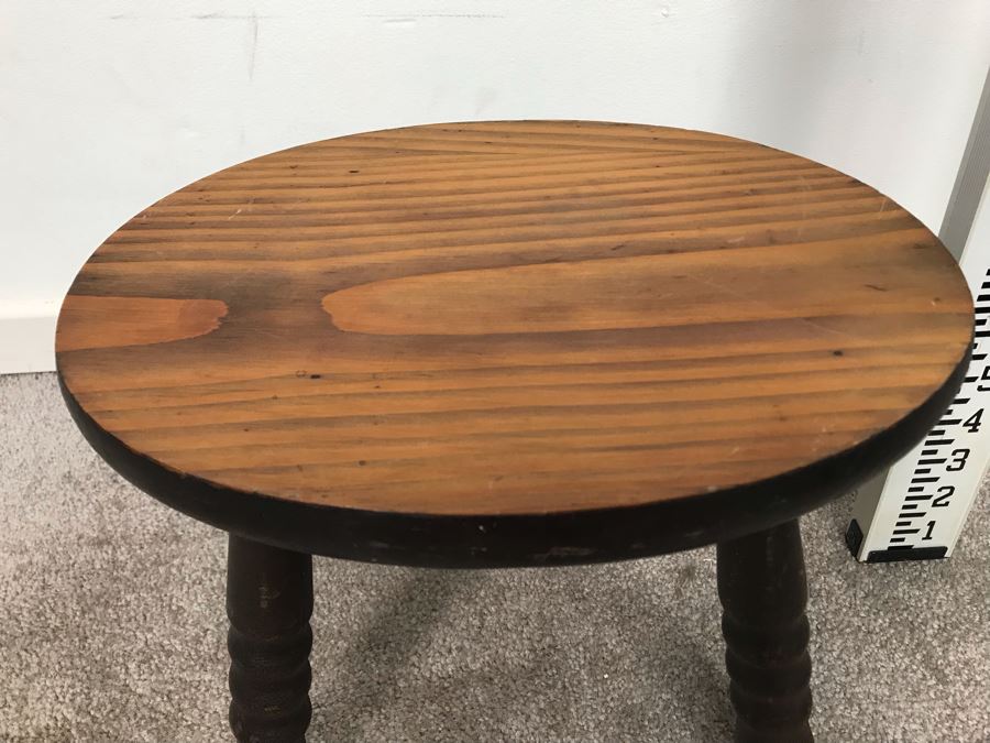 Vintage Wooden Milking Stool [Photo 3]