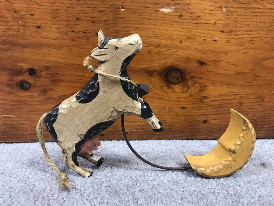 Cow Cedar Trunk By 2-Day Designs With Cow Figurine Retails $267 20'W X 14'D X 14'H [Photo 19]