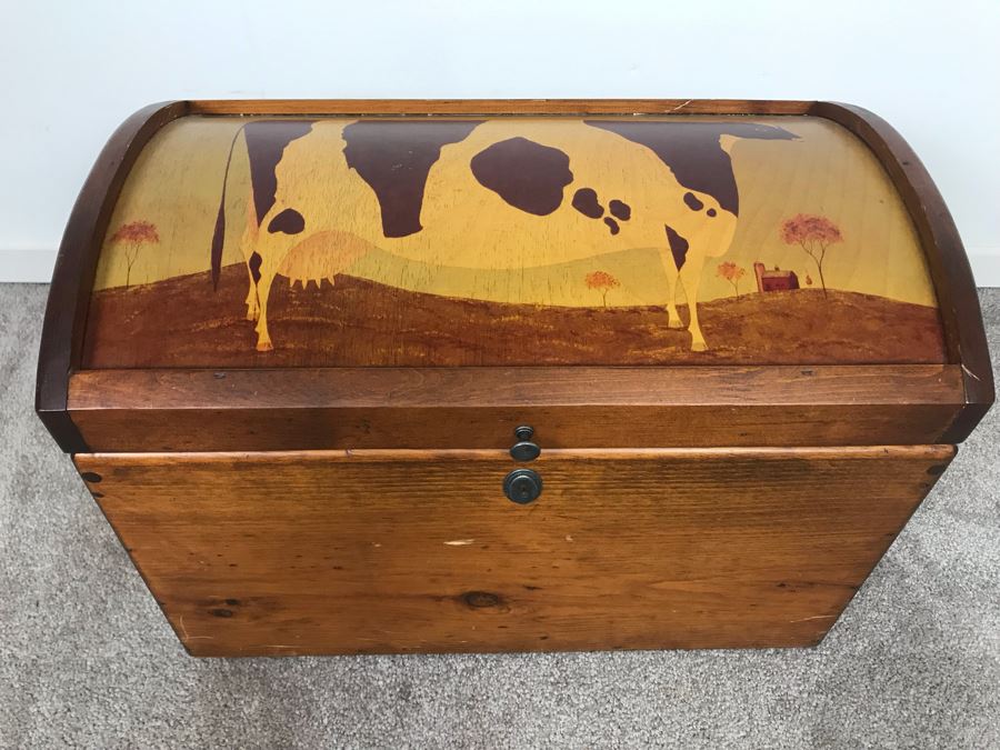 Cow Cedar Trunk By 2-Day Designs With Cow Figurine Retails $267 20'W X 14'D X 14'H [Photo 2]