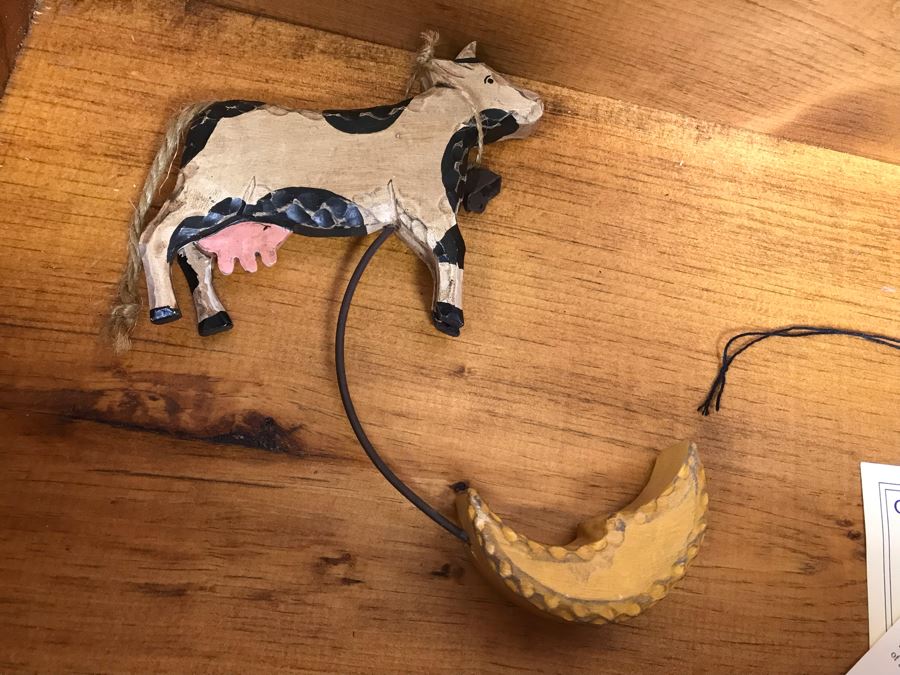 Cow Cedar Trunk By 2-Day Designs With Cow Figurine Retails $267 20'W X 14'D X 14'H [Photo 17]