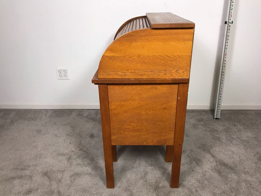 Vintage Small Oak Roll Top Desk 30'W X 18'D X 37'H [Photo 10]