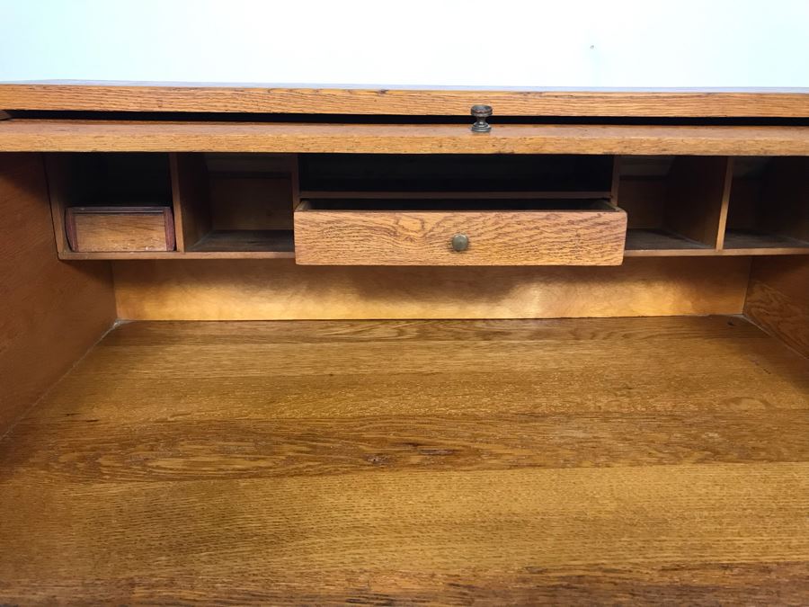 Vintage Small Oak Roll Top Desk 30'W X 18'D X 37'H [Photo 7]