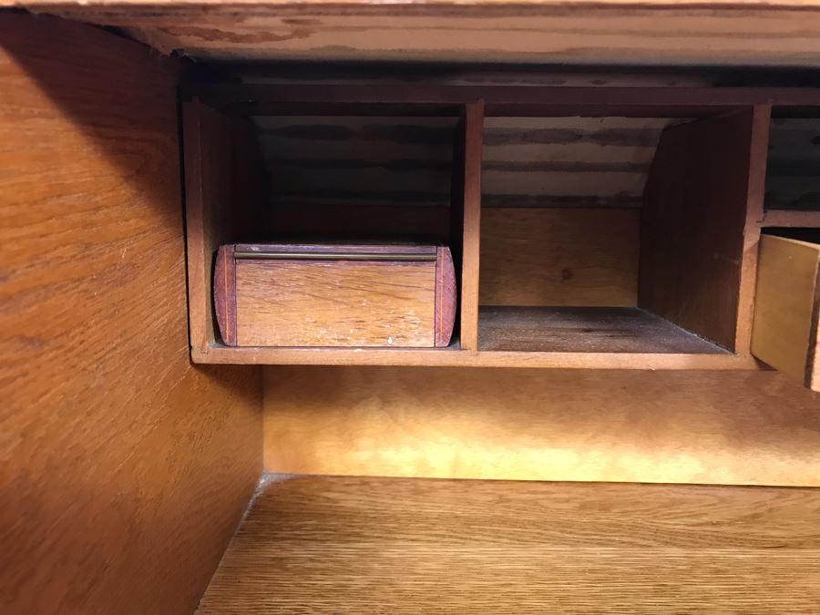 Vintage Small Oak Roll Top Desk 30'W X 18'D X 37'H [Photo 8]