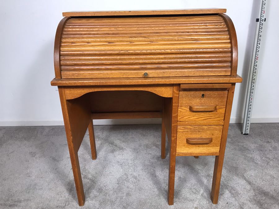Vintage Small Oak Roll Top Desk 30'W X 18'D X 37'H [Photo 4]
