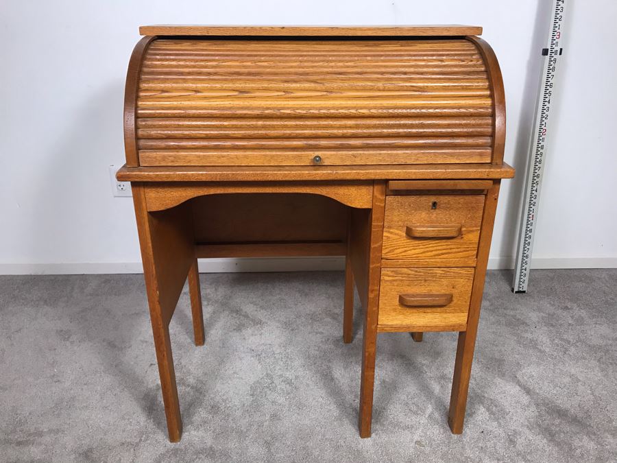 Vintage Small Oak Roll Top Desk 30'W X 18'D X 37'H [Photo 3]