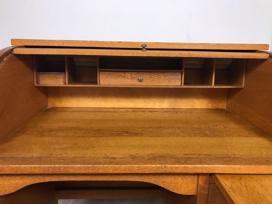 Vintage Small Oak Roll Top Desk 30'W X 18'D X 37'H [Photo 6]