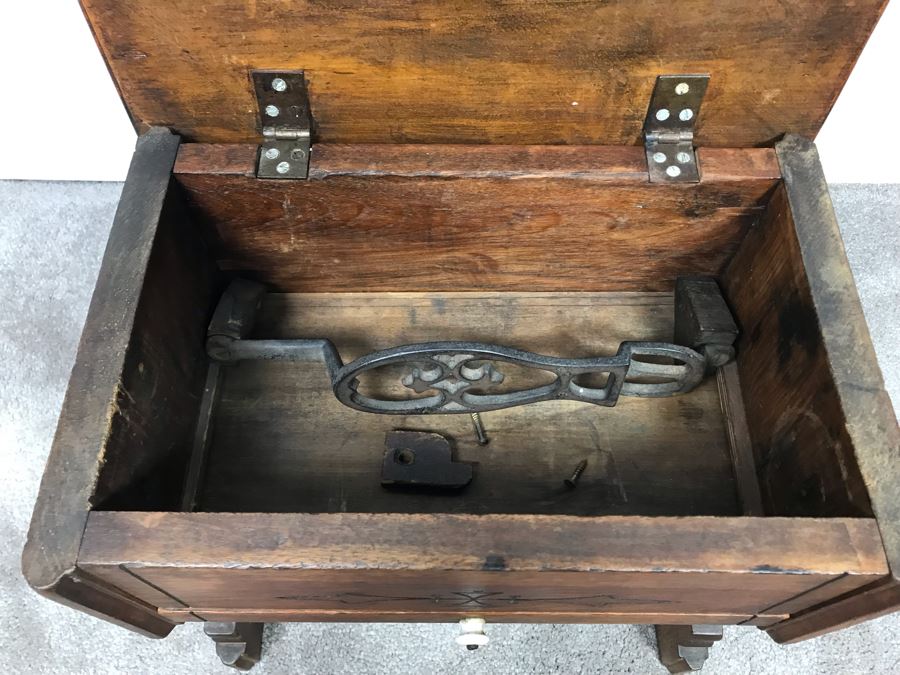 Antique Eastlake Shoe Shine Box [Photo 5]