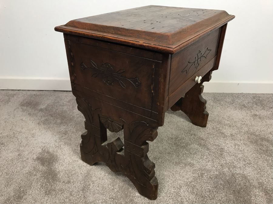 Antique Eastlake Shoe Shine Box [Photo 9]