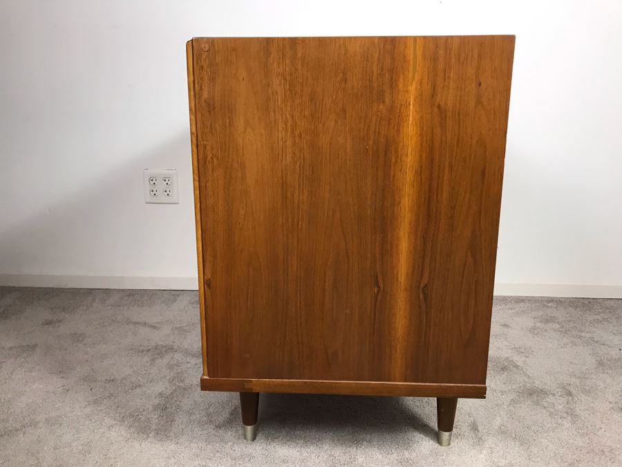 Mid-Century Modern 1962 3-Drawer Chest Of Drawers Dresser By B.P. John Furniture Corp [Photo 7]