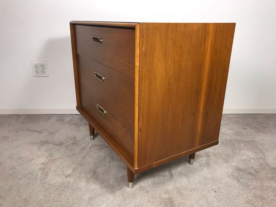 Mid-Century Modern 1962 3-Drawer Chest Of Drawers Dresser By B.P. John Furniture Corp [Photo 6]