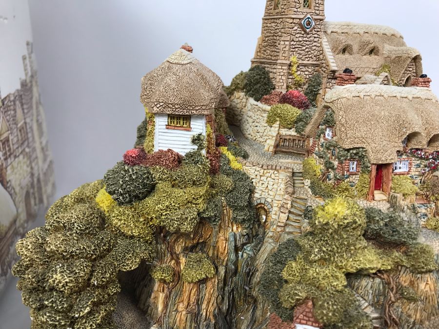 Limited Edition Lilliput Lane 1989 St. Peter's Cove With Box Handmade In U.K. Limited To 3,000 Retailed Over $2,000 [Photo 8]