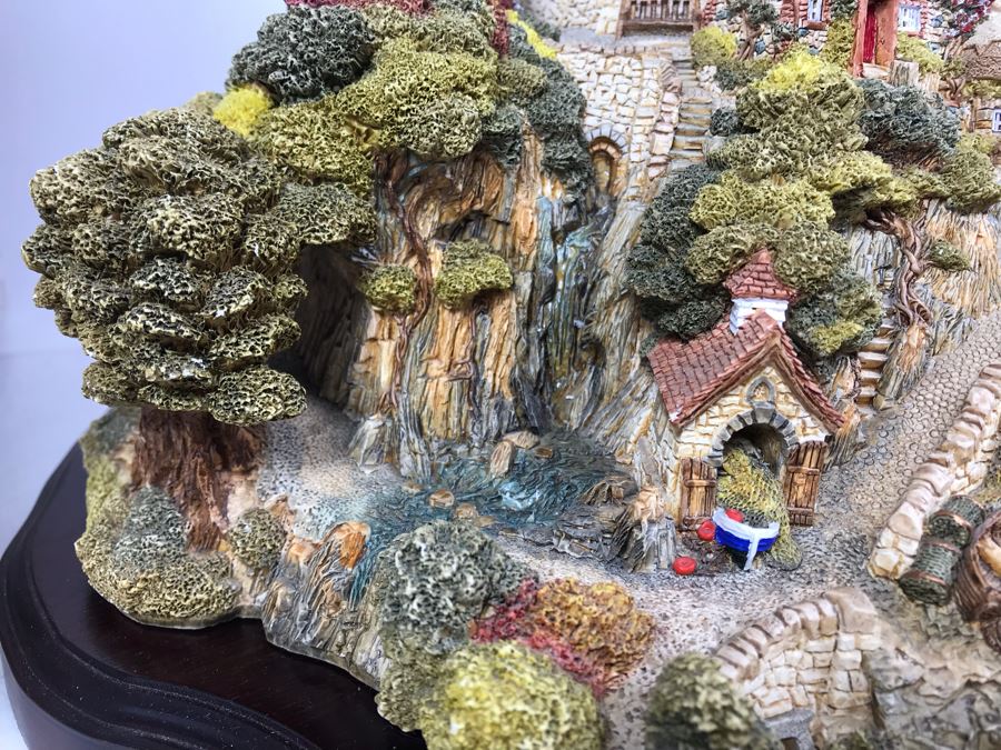Limited Edition Lilliput Lane 1989 St. Peter's Cove With Box Handmade In U.K. Limited To 3,000 Retailed Over $2,000 [Photo 9]
