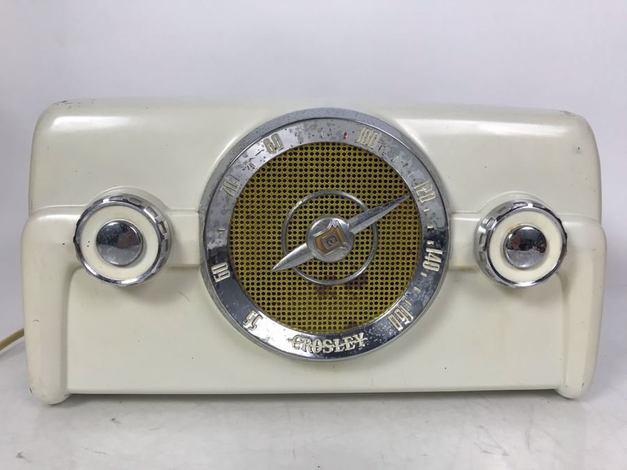 Working Vintage Crosley Tube Radio Model 10-135 [Photo 1]
