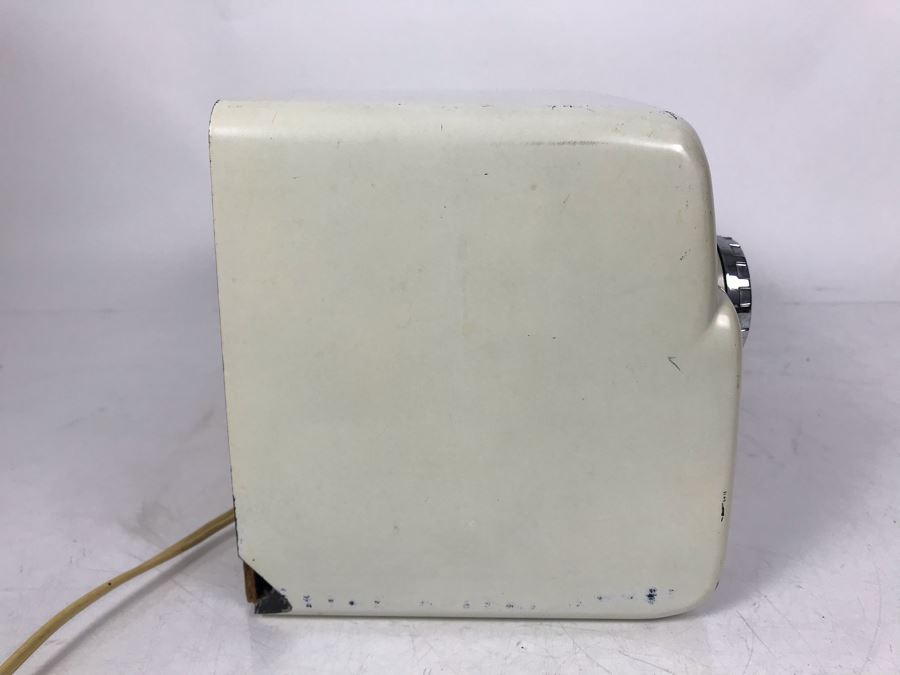 Working Vintage Crosley Tube Radio Model 10-135 [Photo 8]