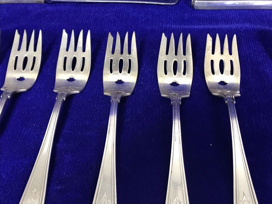 Antique Gorham Sterling Silver Flatware 39-Piece Set 981g Of Sterling Not Including Knives [Photo 7]