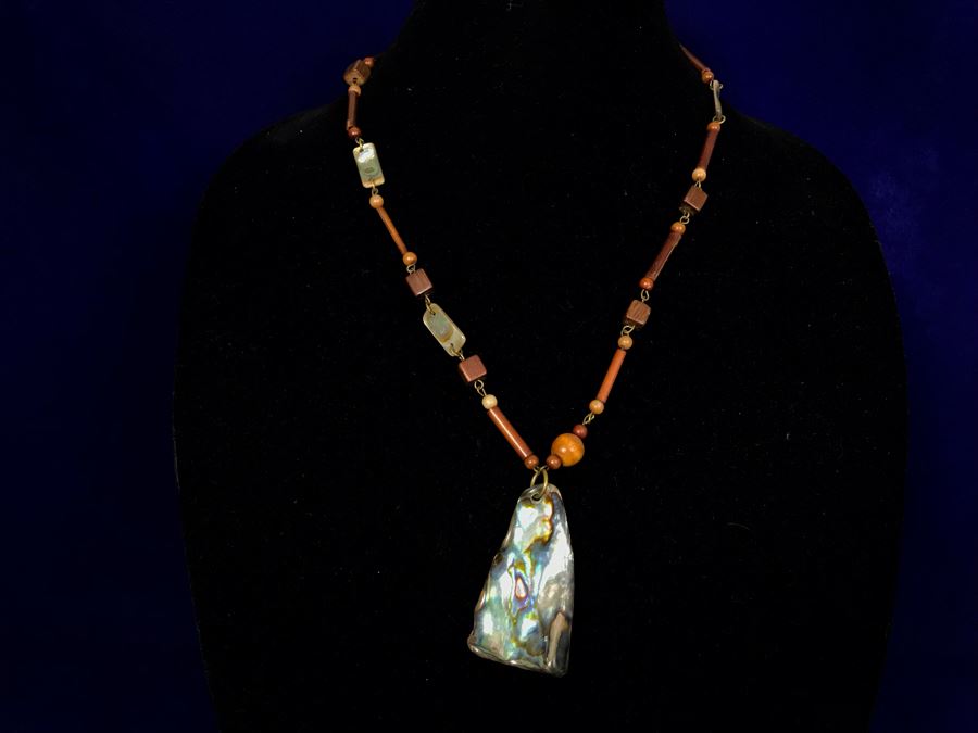 Organic Wood And Shell Necklace With Pendant [Photo 2]