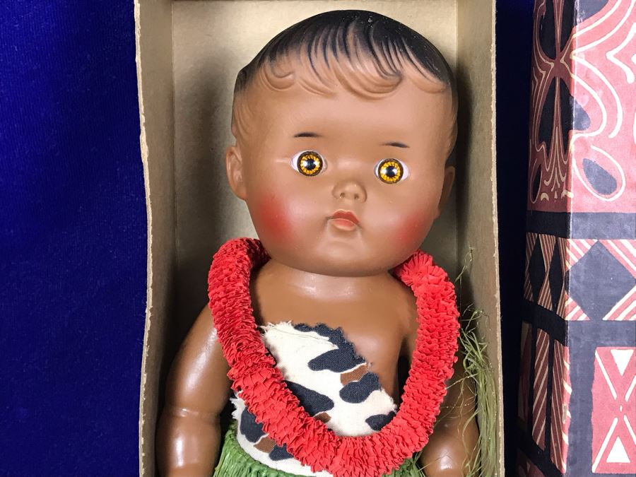 New Old Stock 1956 Hawaiian Doll In Box By The Sun Rubber Co And Small Hawaiian Hula Skirt Doll With Pineapple [Photo 3]