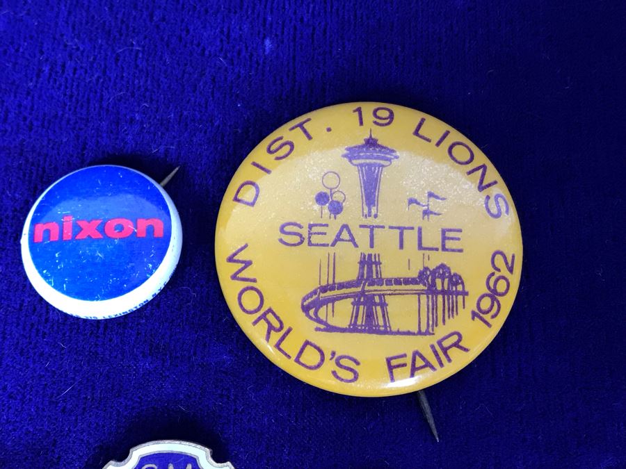 JUST ADDED - Vintage Button And Pin Collection [Photo 3]