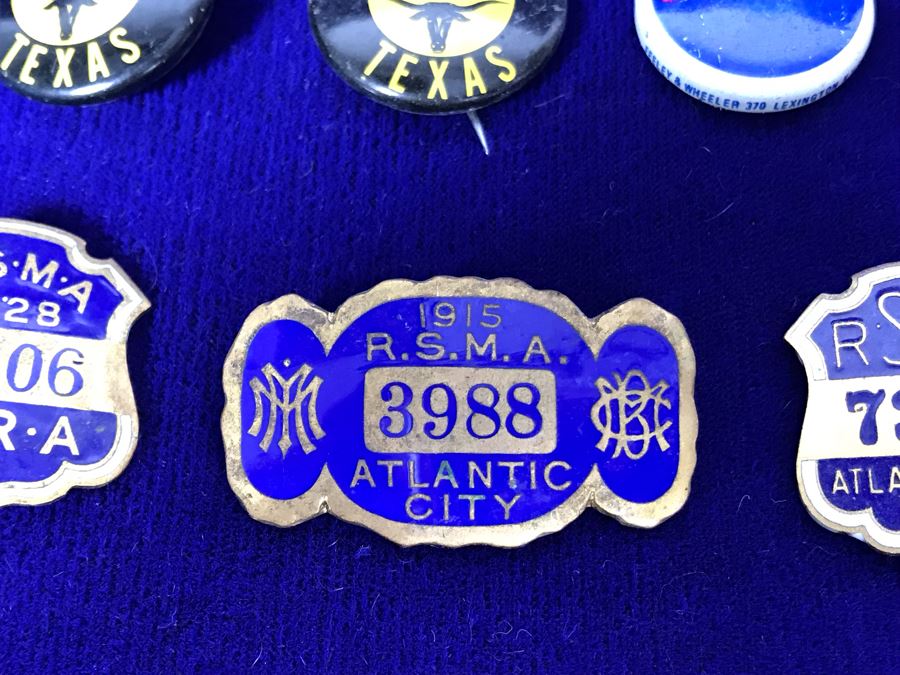 JUST ADDED - Vintage Button And Pin Collection [Photo 5]