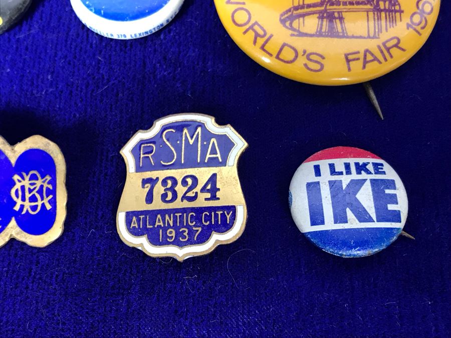 JUST ADDED - Vintage Button And Pin Collection [Photo 4]