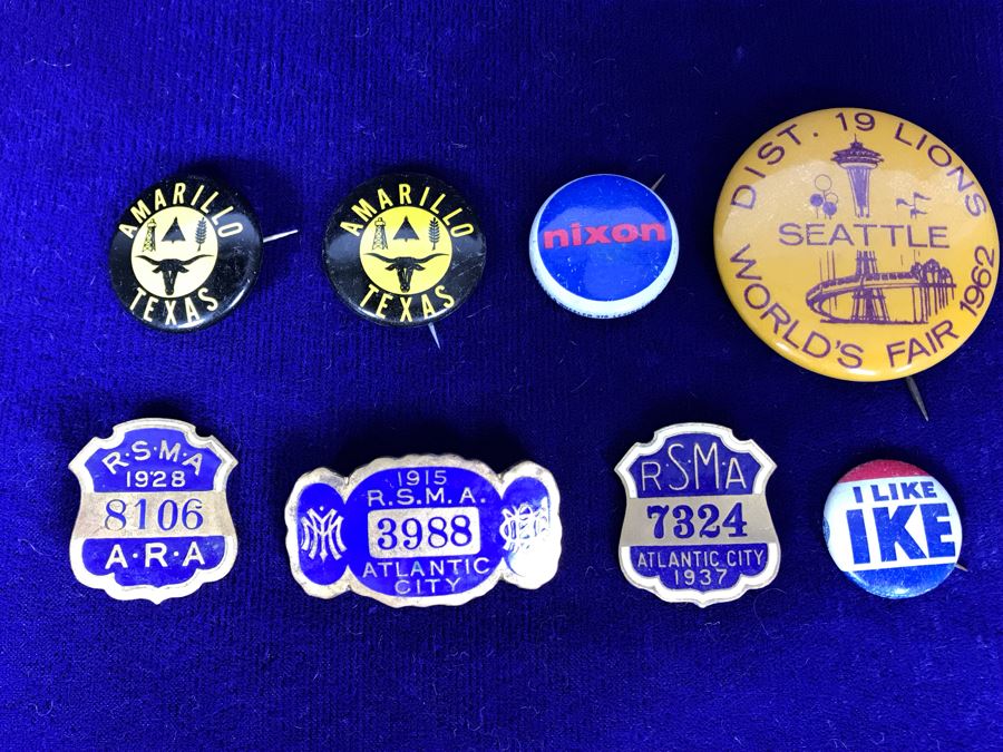 JUST ADDED - Vintage Button And Pin Collection [Photo 2]