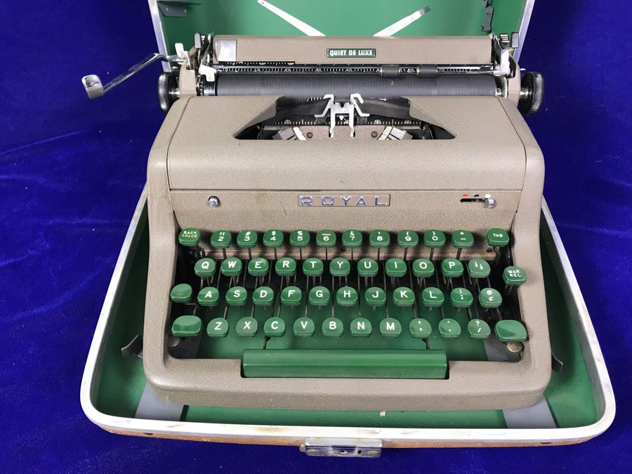 JUST ADDED - Vintage Royal Quiet De Luxe Typewriter With Case [Photo 1]