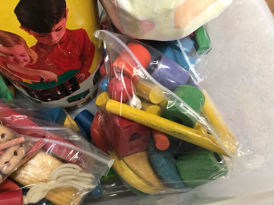 JUST ADDED - Bin Filled With Vintage Toy Building Blocks And Vintage Lincoln Logs Set [Photo 6]
