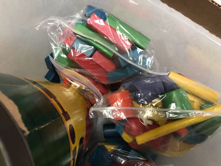 JUST ADDED - Bin Filled With Vintage Toy Building Blocks And Vintage Lincoln Logs Set [Photo 8]
