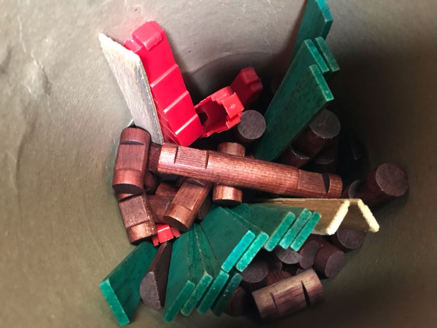 JUST ADDED - Bin Filled With Vintage Toy Building Blocks And Vintage Lincoln Logs Set [Photo 9]