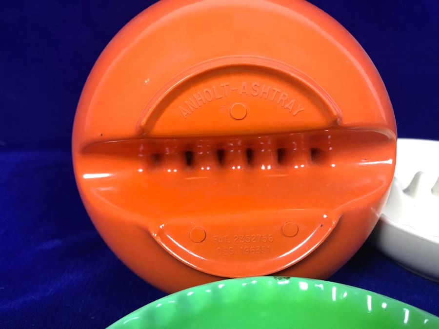 Set Of (4) Mid-Century Ashtrays [Photo 4]