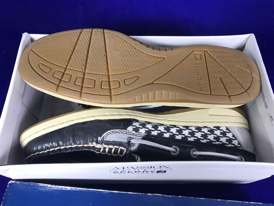 New Pair Of Women's Sperry Top-Siders Size 7.5 Retails $90 [Photo 3]