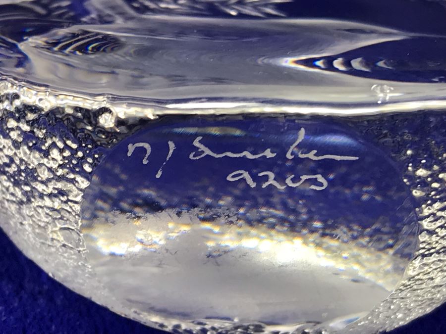 Set Of (3) Signed Crystal Sculptures By Mats Jonasson - Tiger 7'H And Pair Of Birds [Photo 10]