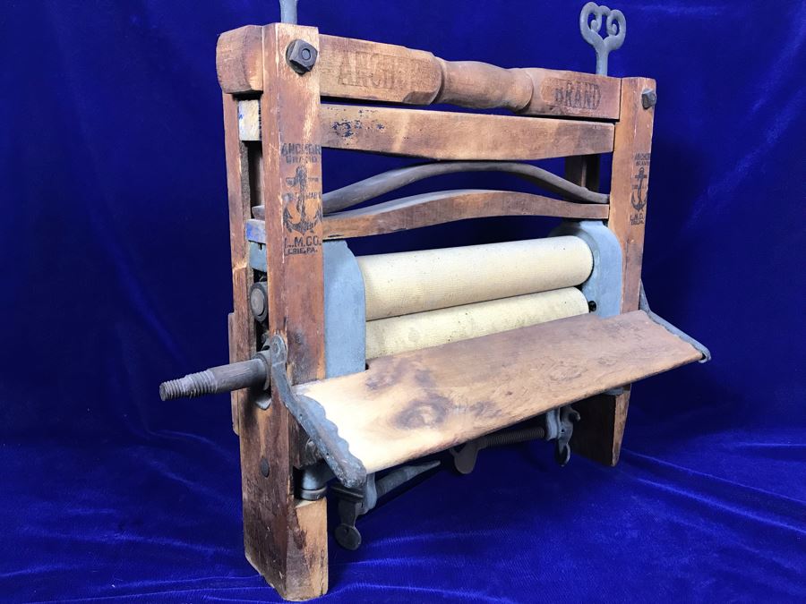 Vintage Anchor Brand Wooden Clothes Wringer