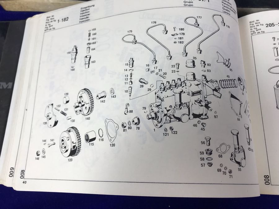 Set Of (4) Vintage Mercedes-Benz Catalog Books [Photo 7]