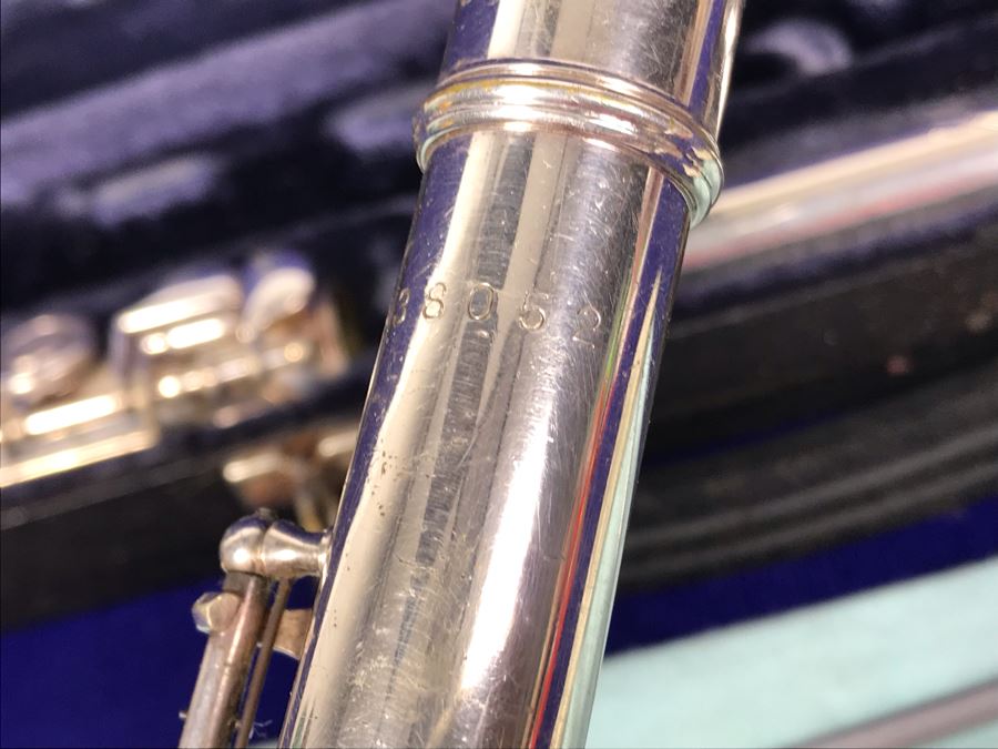 Vintage Artley Flute With Carrying Case Musical Instrument [Photo 8]
