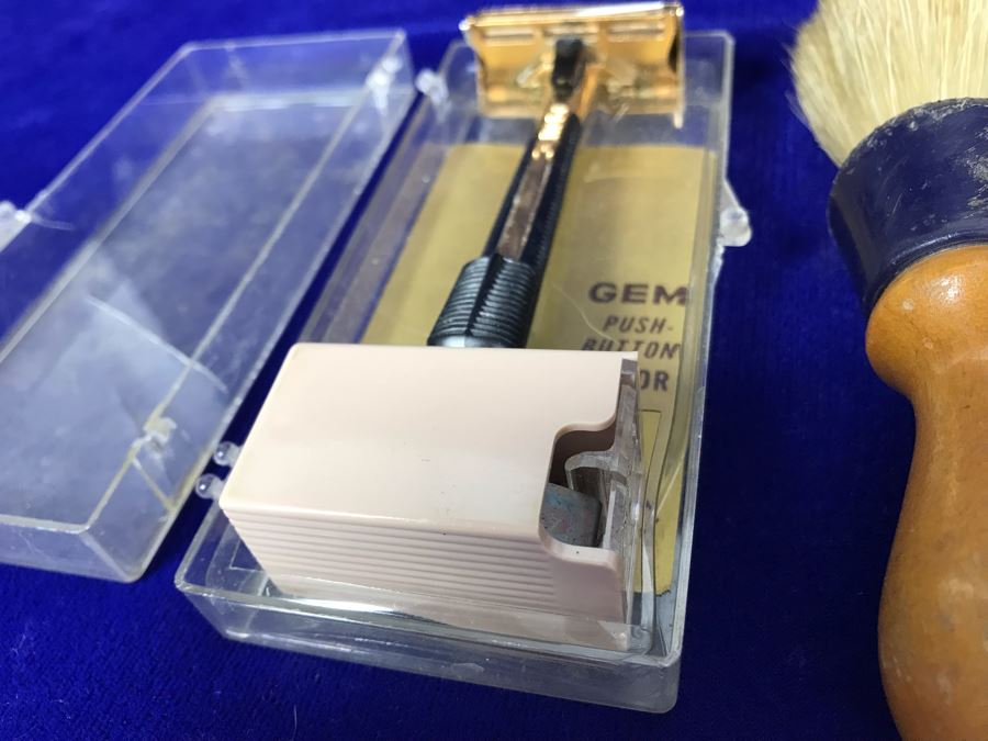 Set Of (4) Vintage Shaving Brushes And Vintage New GEM Razor [Photo 4]