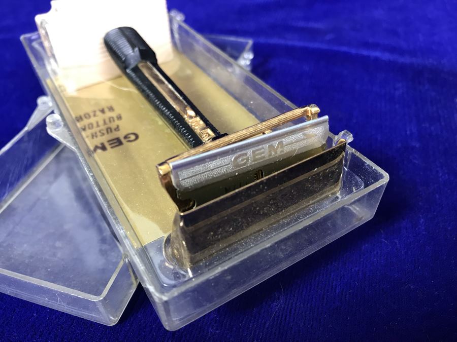 Set Of (4) Vintage Shaving Brushes And Vintage New GEM Razor [Photo 7]