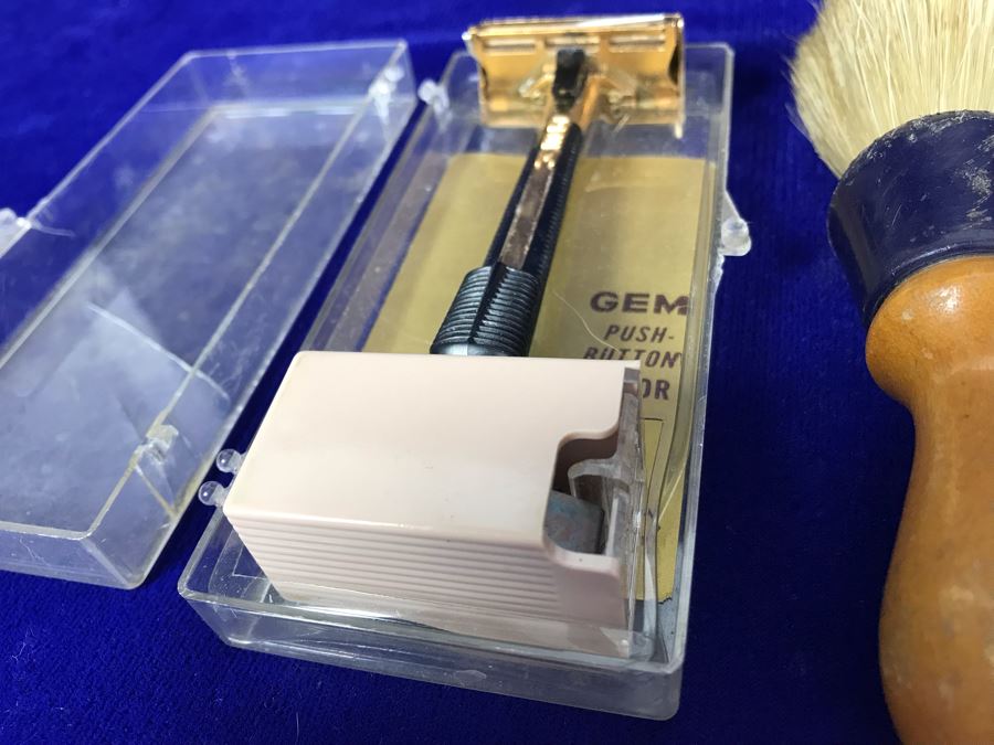 Set Of (4) Vintage Shaving Brushes And Vintage New GEM Razor [Photo 5]